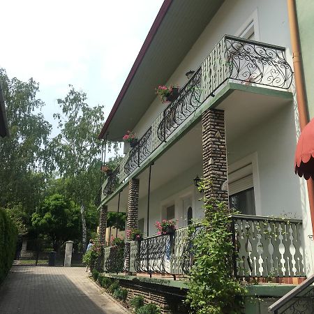 Elena Villa เฮวิซ ภายนอก รูปภาพ